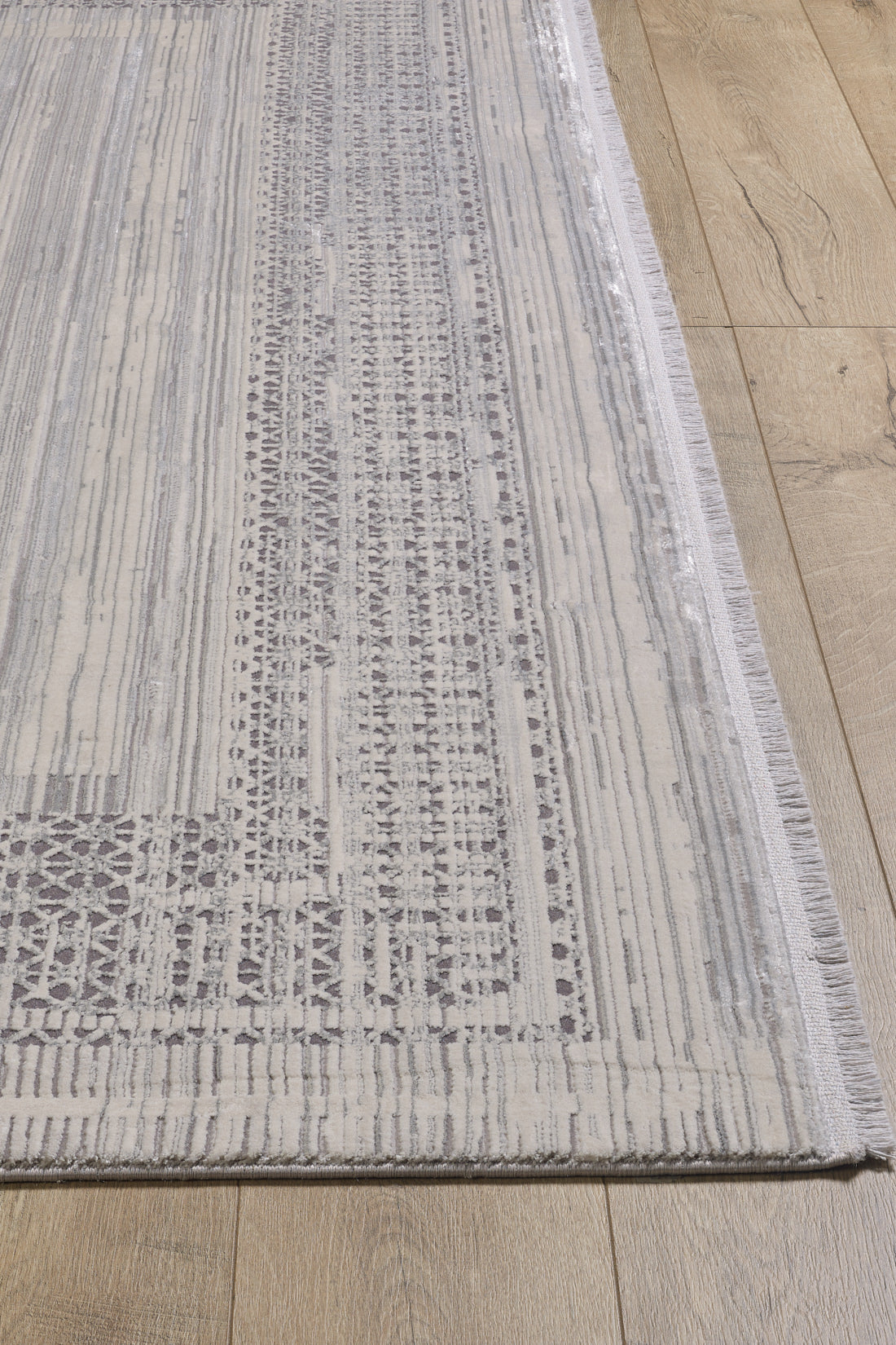 Pearly Whispers Bordered Rug - M504A