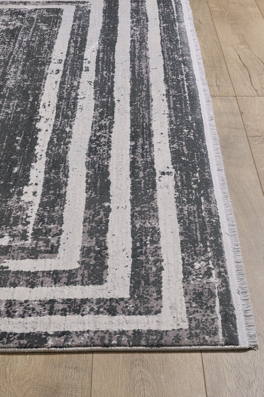 Geometric Eclipse Premium Rug - Charcoal - MT188